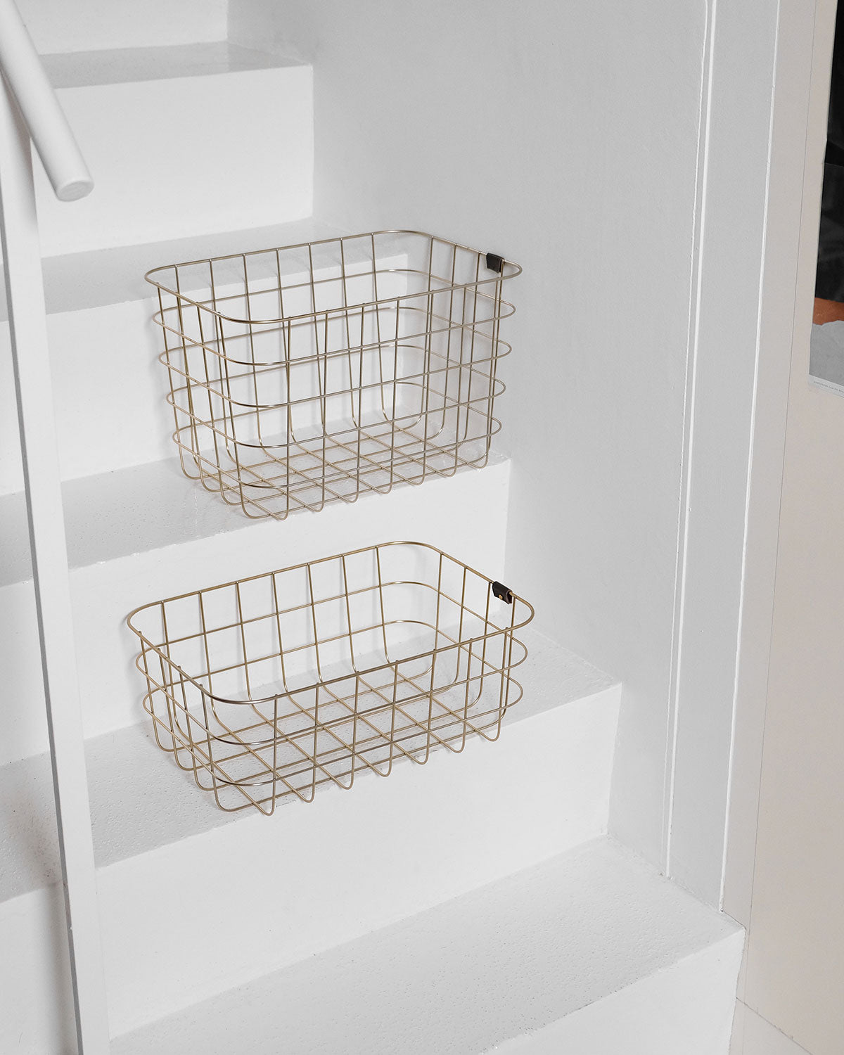 WIRE BASKET